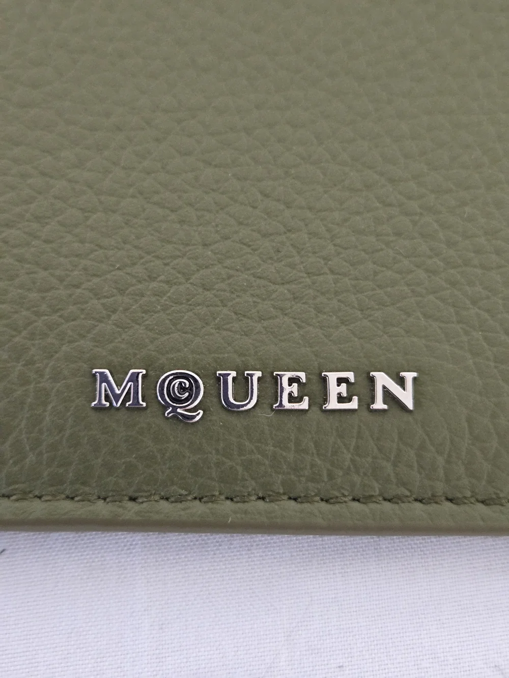 NWT Alexander McQueen Army Green Pebbled Leather Sling Card Holder Wallet